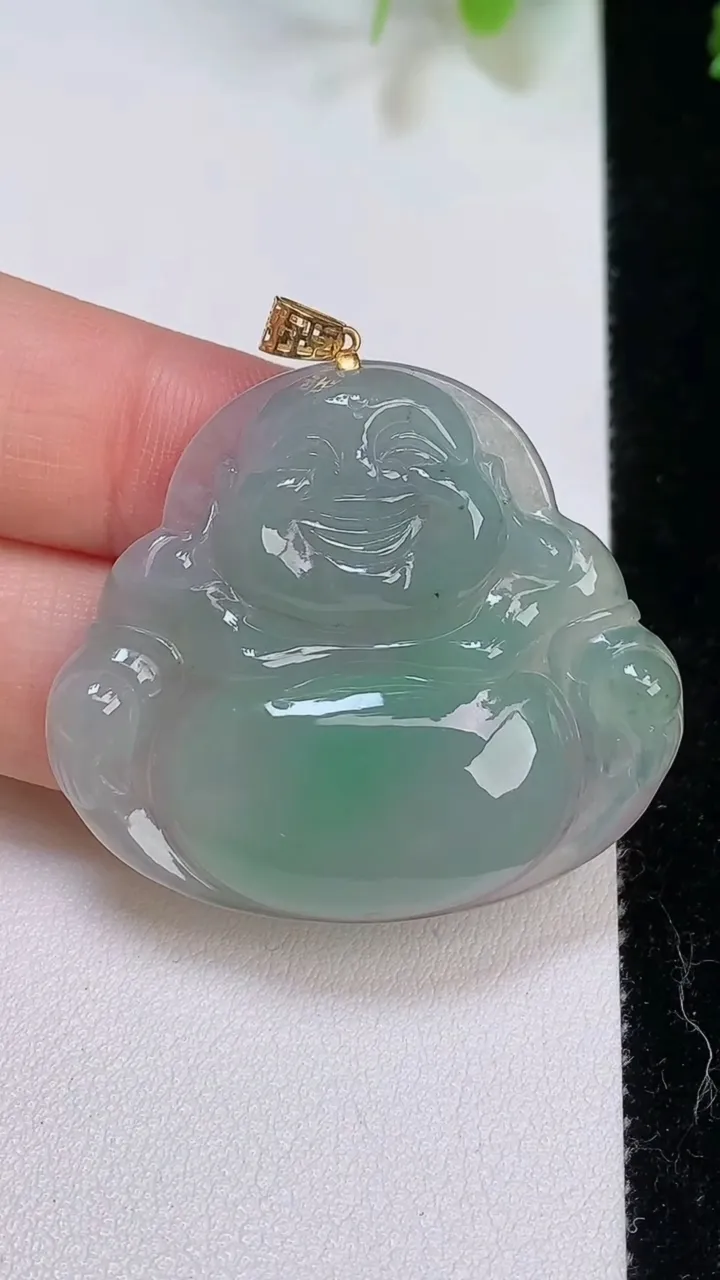天然A货翡翠佛公吊坠，尺寸35.2-39.5-5.7，重量:11.82g
8月7日