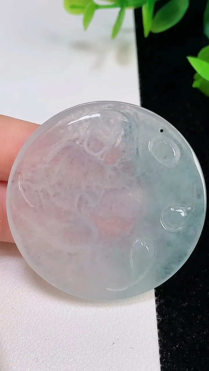 天然A货翡翠大势至观音菩萨吊坠，尺寸49-4.6，重:24.20g
8月7日