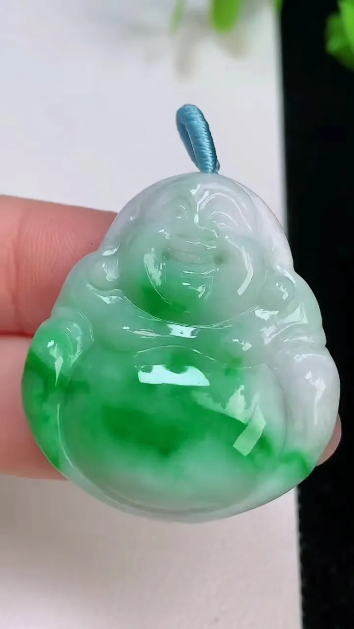 天然A货翡翠佛公吊坠，尺寸34.8-31.5-6，重量:11.00g
8月7日