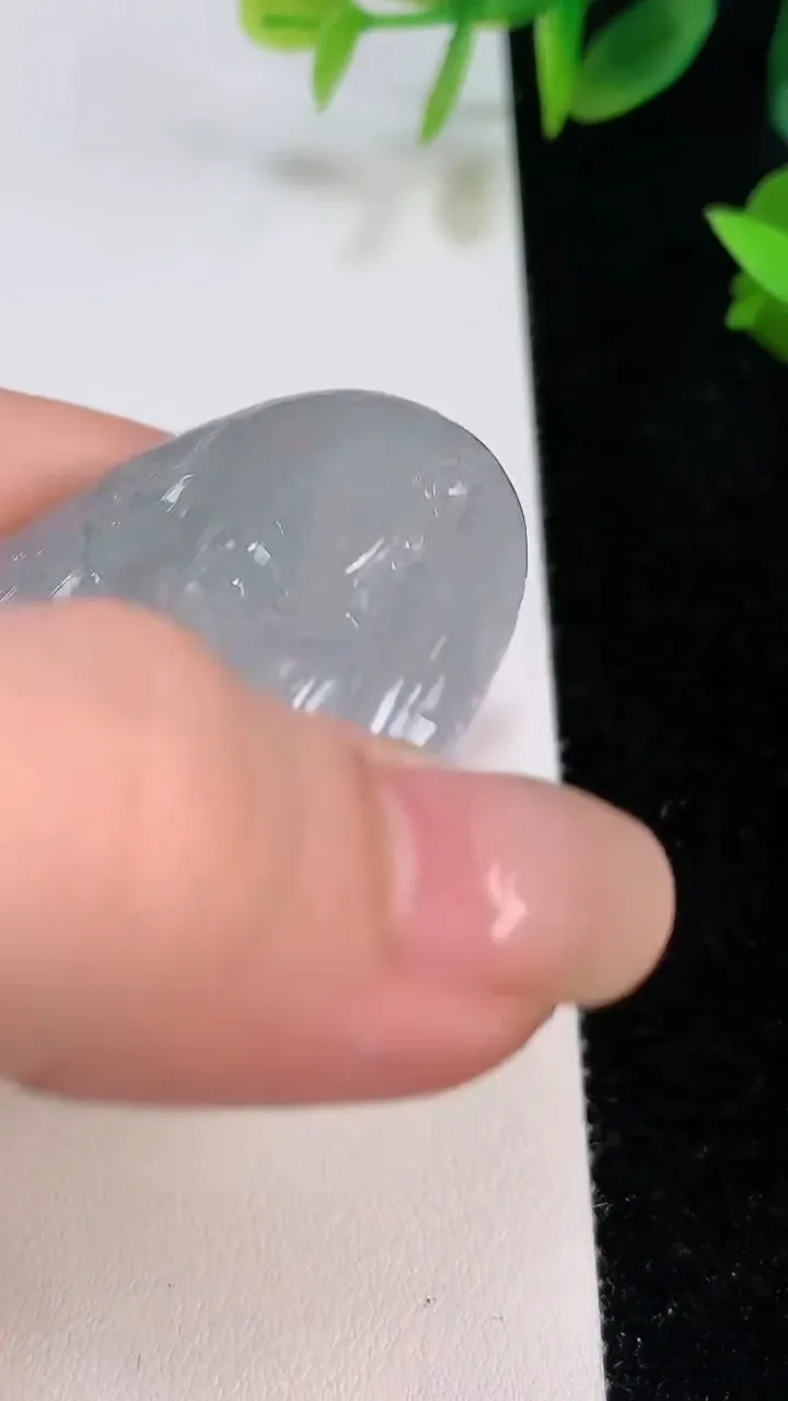 天然A货翡翠大势至观音菩萨吊坠，尺寸49-4.6，重:24.20g
8月7日