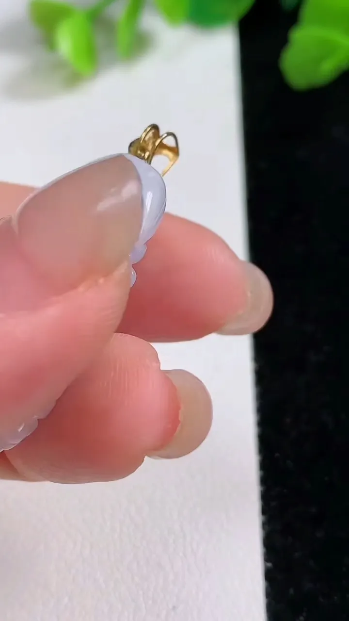 天然A货翡翠18k金紫罗兰多子多福 葡萄吊坠，尺寸31.2-17.6-10，重量:9.59g
8月7