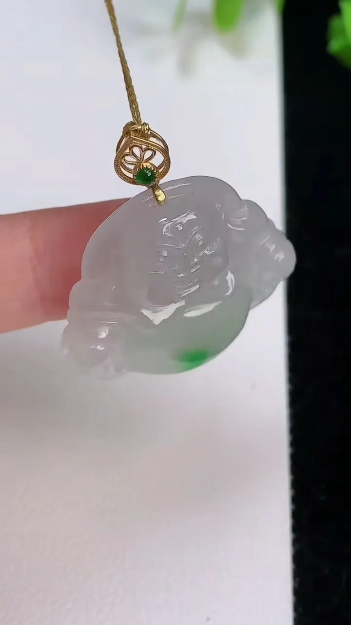天然A货翡翠佛公吊坠，尺寸27-29.8-7，重量:9.12g
8月7日