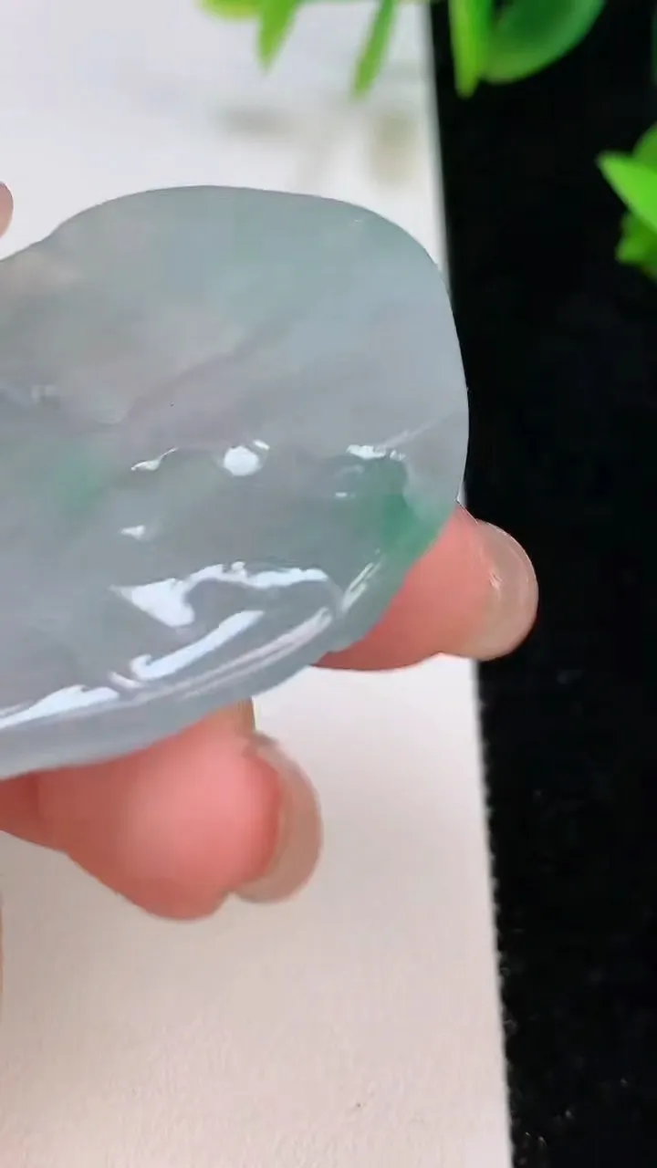 天然A货翡翠文殊菩萨吊坠，尺寸52-40-6.2，重:27.03g
8月7日