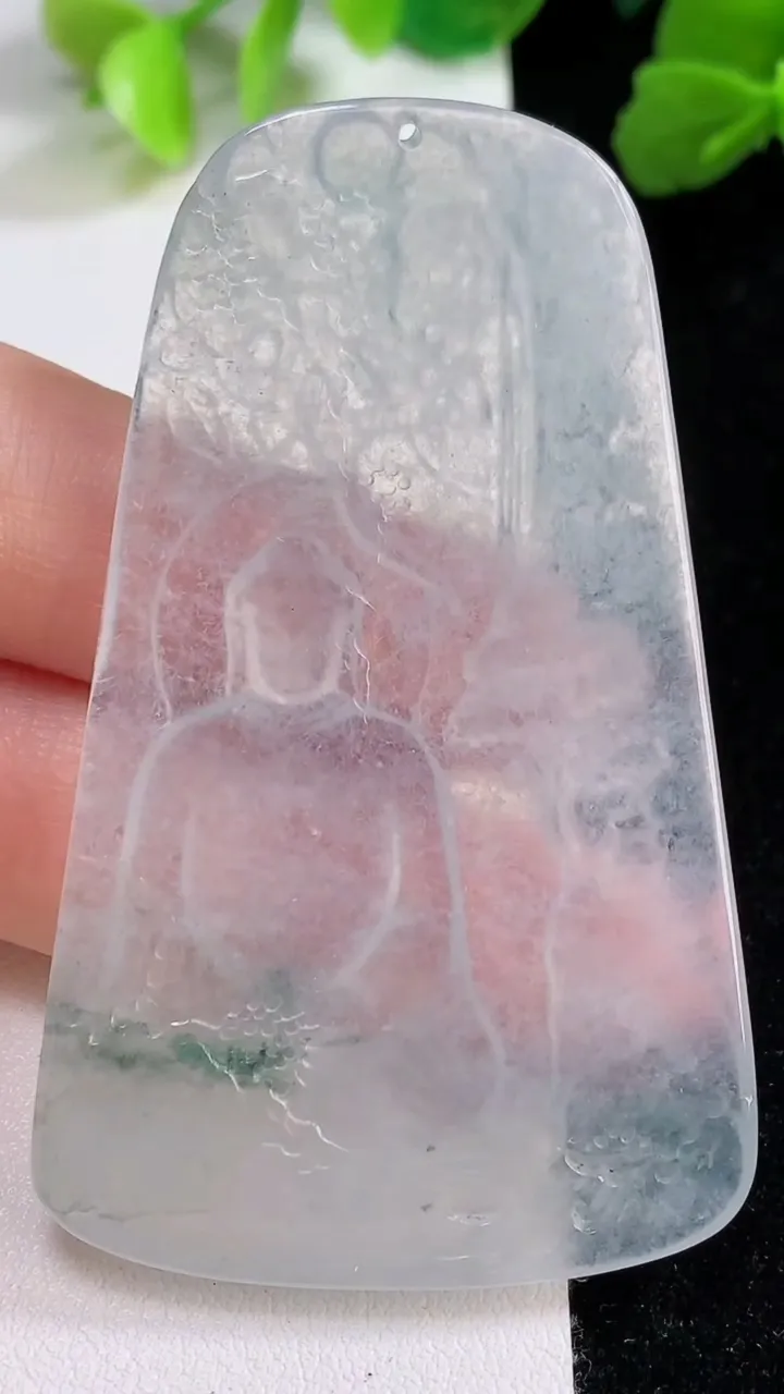 天然A货翡翠冰种飘花山水大日如来吊坠，尺寸62.6-38-4.7，重量:24.32g
8月8日