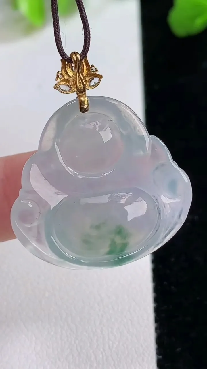 天然A货翡翠种飘花佛公吊坠，尺寸25.8-27.7-5，重量:5.47g
8月8日