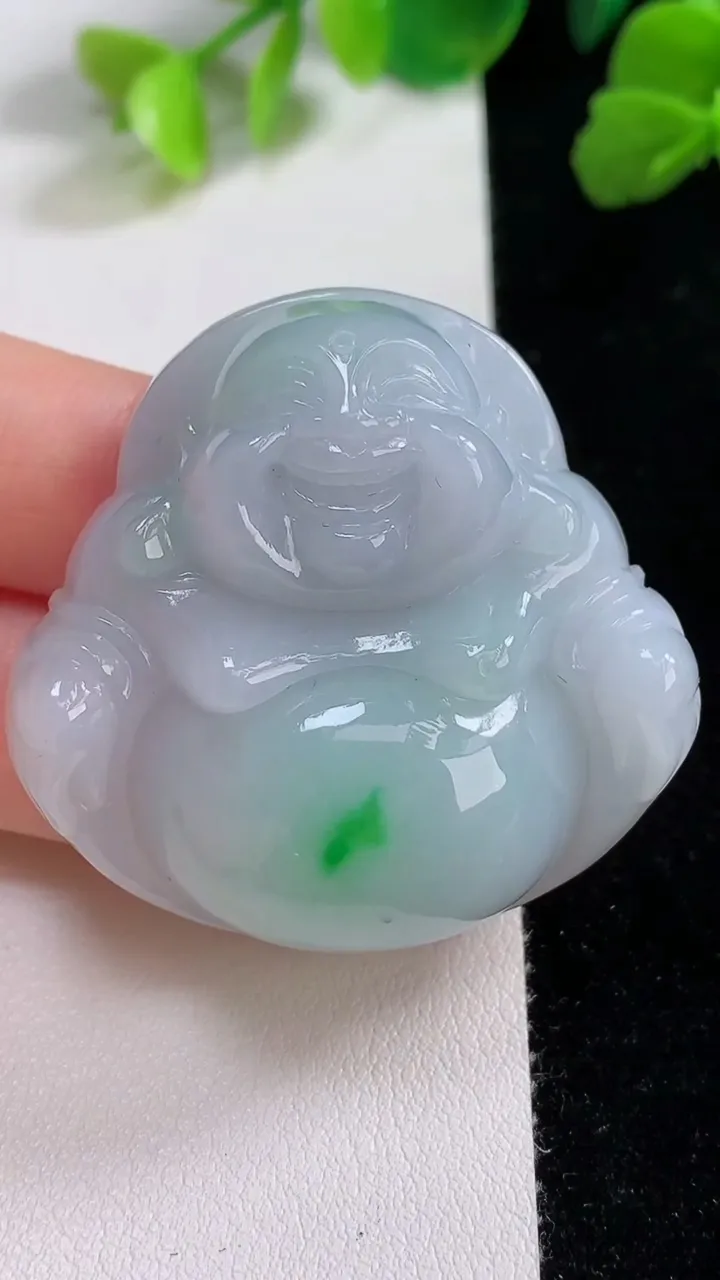 天然A货翡翠佛公吊坠，尺寸41.4-43-12.8，重量:35.47g
8月8日