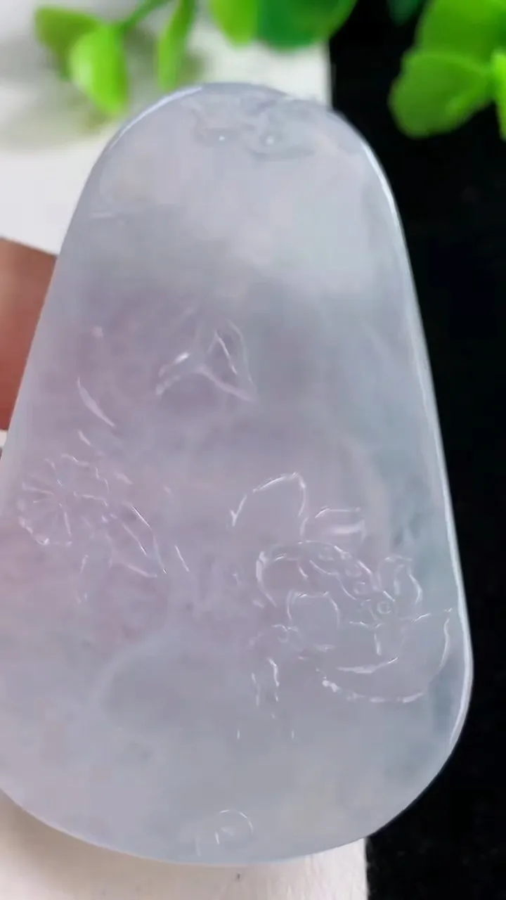 天然A货翡翠紫罗兰大势至观音菩萨吊坠，尺寸63-40.7-5.6，重量:30.33g
8月8日