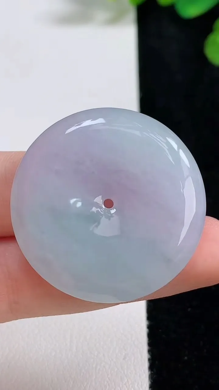 天然A货翡翠春带彩紫罗兰平安扣吊坠，尺寸34.3-6，重量:14.90g
8月9日