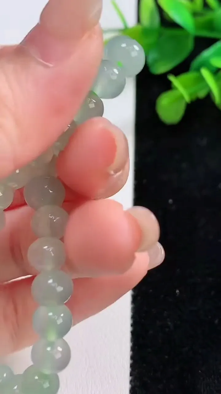 天然A货翡翠算盘珠手串，尺寸7-29颗，重量:16.77g8月9日
工厂直销收藏佳品,种好水足，色泽均匀，有种有色，上手高大气！