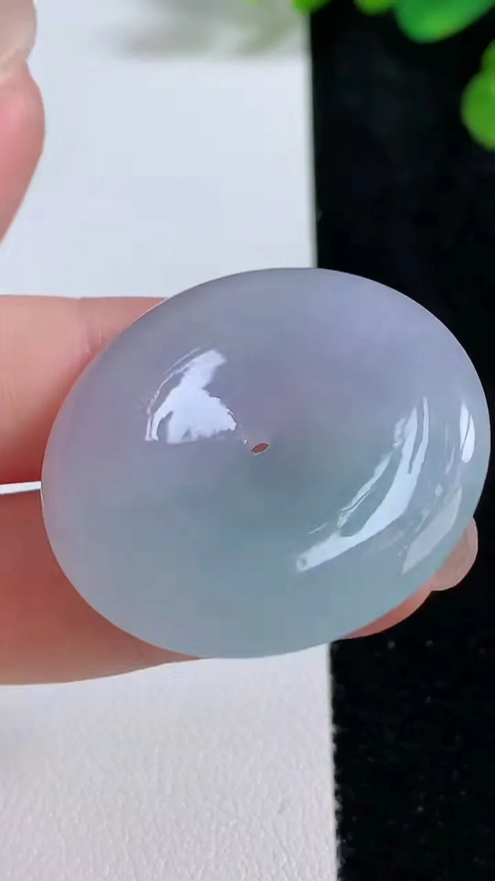 天然A货翡翠春带彩紫罗兰平安扣吊坠，尺寸34.3-6，重量:14.90g
8月9日