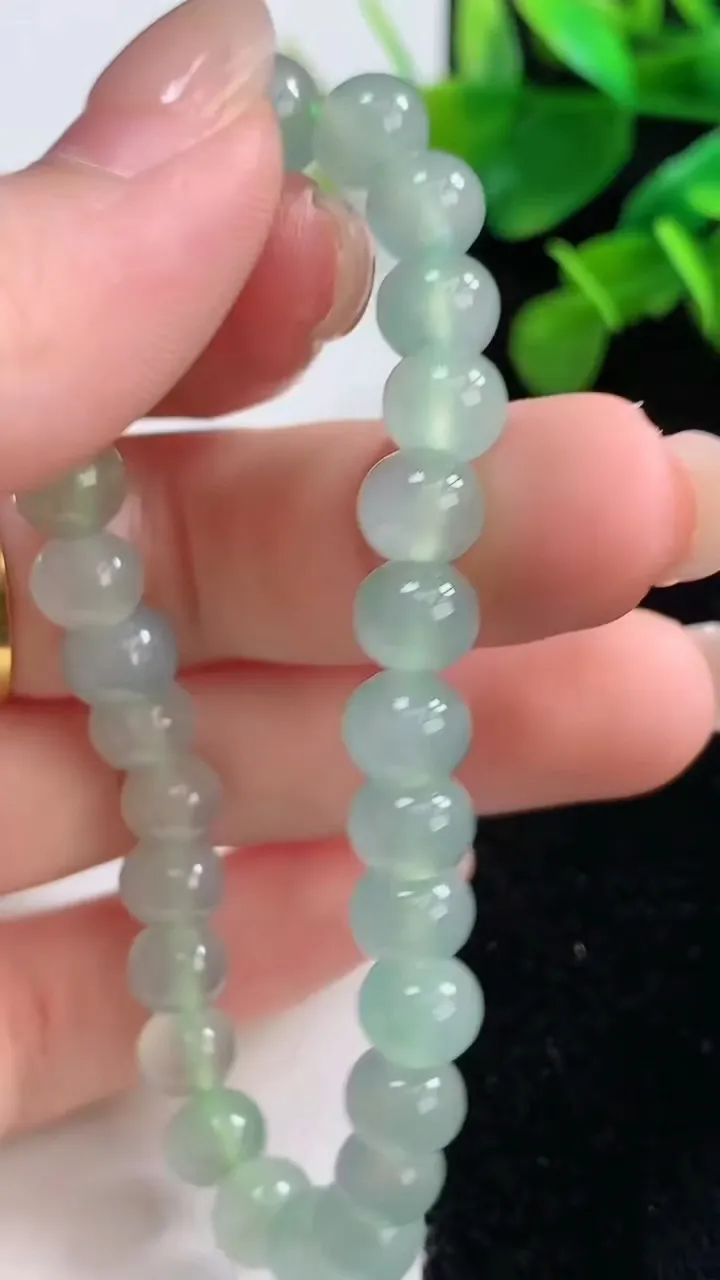 天然A货翡翠算盘珠手串，尺寸7-29颗，重量:16.77g8月9日
工厂直销收藏佳品,种好水足，色泽均匀，有种有色，上手高大气！