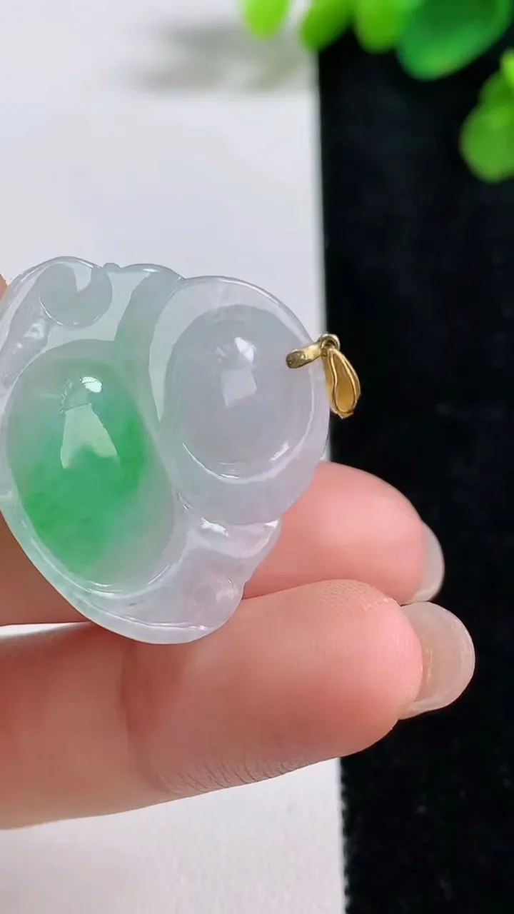 天然A货翡翠佛公吊坠，尺寸28-30-6，重量:7.70g
8月10日