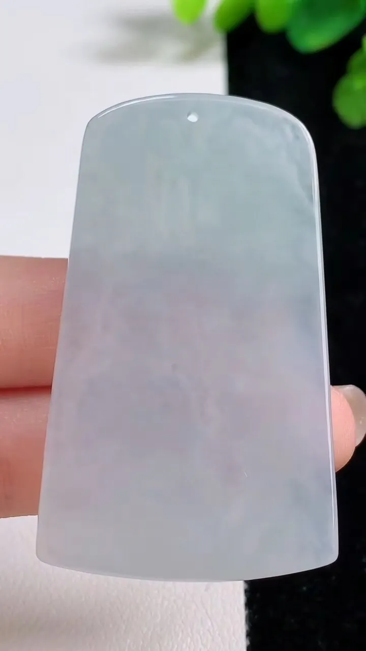 天然A货翡翠山水观音菩萨吊坠，尺寸55.8-33.7-5，重量:23.14g
8月10日
