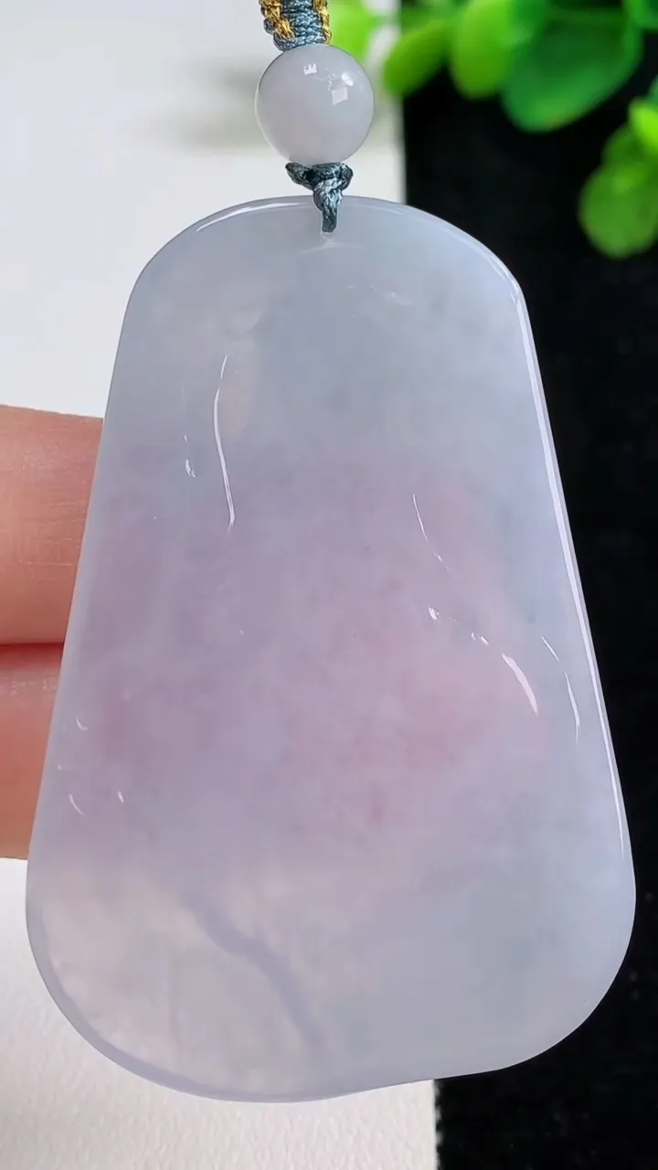 天然A货翡翠紫罗兰观音菩萨吊坠，尺寸57-38.6-5，重量:26.00g
8月10日