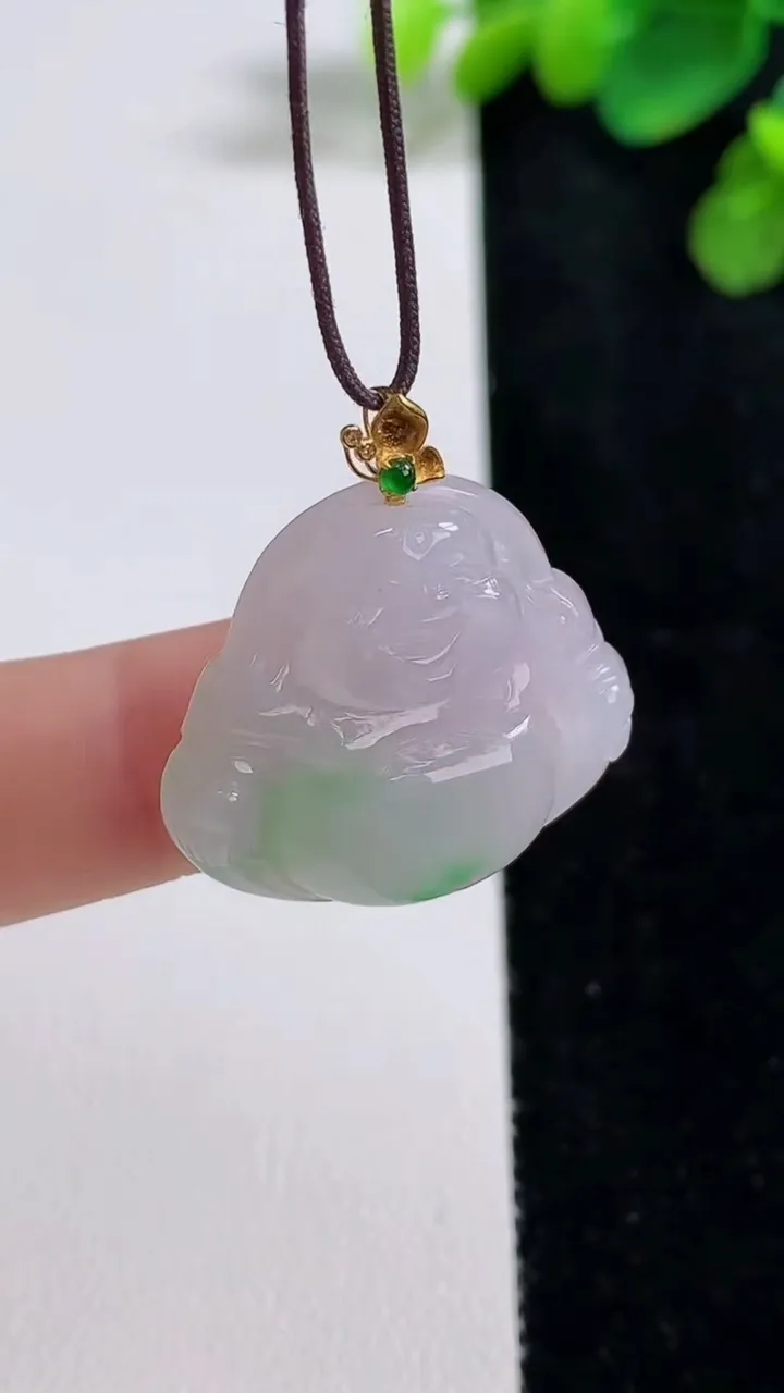 天然A货翡翠佛公吊坠，尺寸23.7-26.2-5，重量:5.26g
8月10日