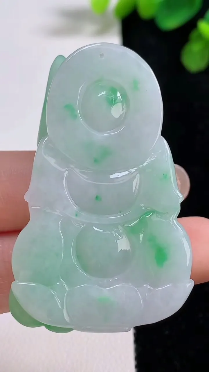 天然A货翡翠观音菩萨吊坠，尺寸53.5-33.3-8.4，重量:28.66g
8月10日
