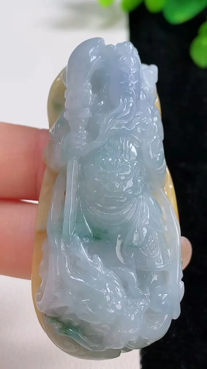 天然A货翡翠双彩御龙关公吊坠，尺寸61.5-23.2-13.3，重量:54.34g
8月10日