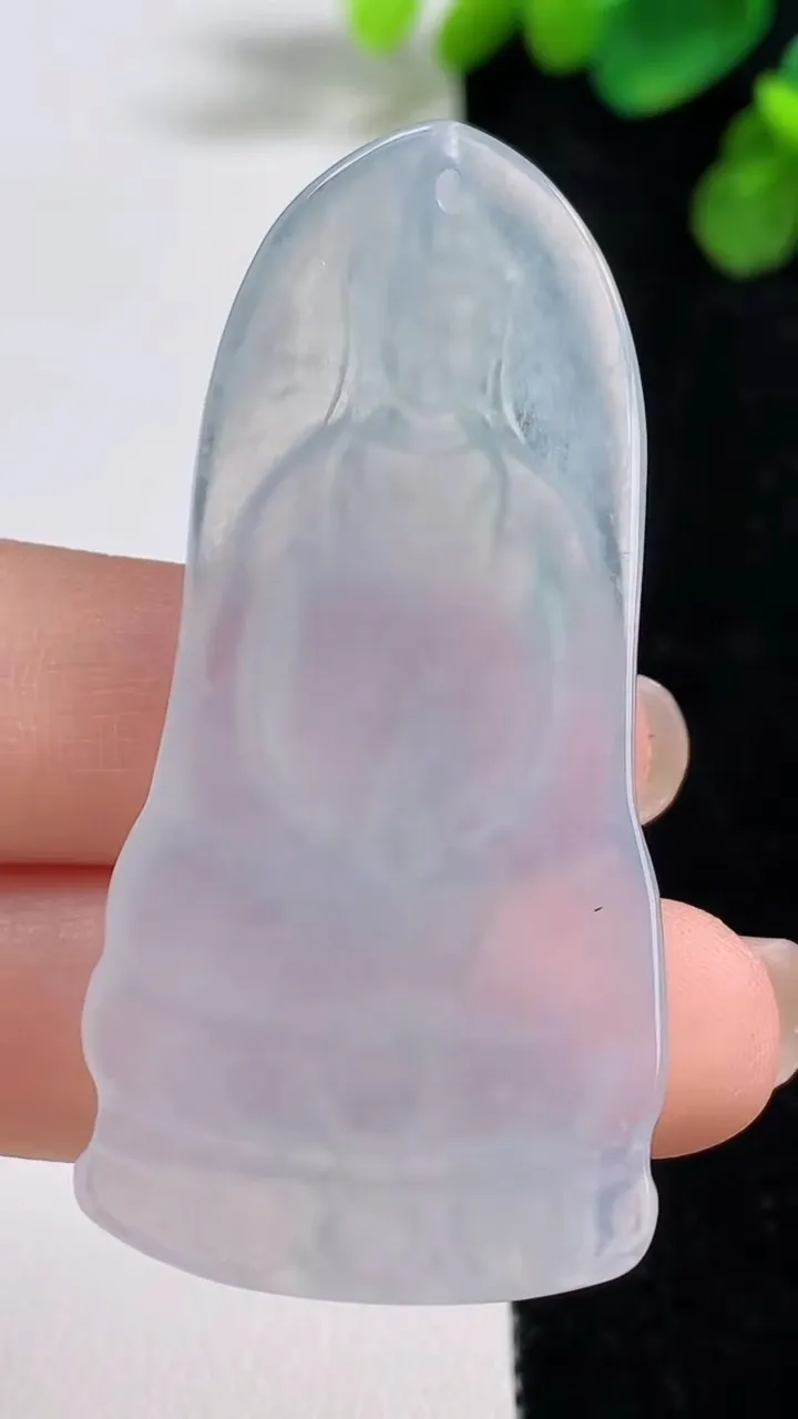 天然A货翡翠冰种观音菩萨吊坠，尺寸55.8-27-5，重量:15.59g
8月10日