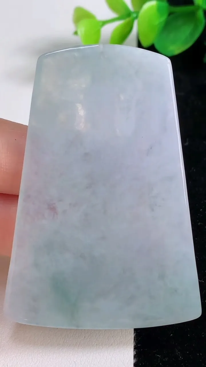 天然A货翡翠虚空藏观音菩萨吊坠，尺寸59.7-42.6-5.4，重量:29.50g
8月11日