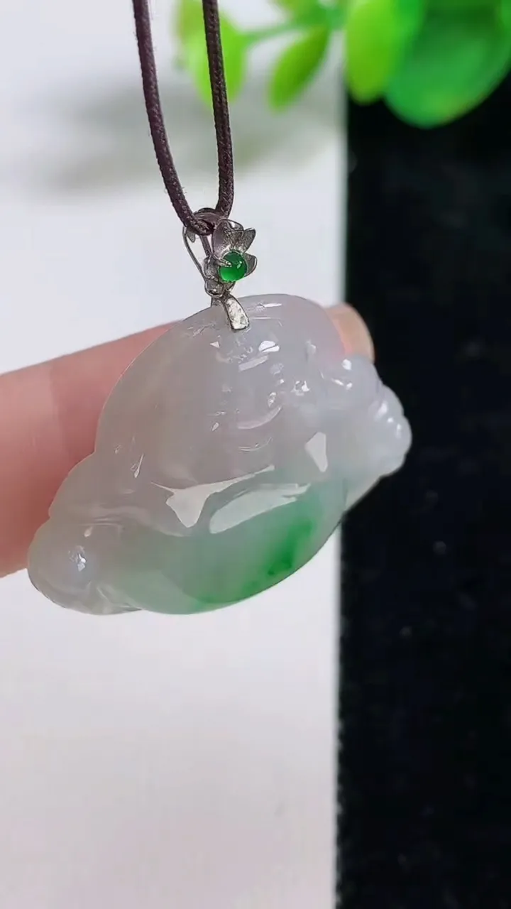 天然A货翡翠佛公吊坠，尺寸27.2-29.2-6，重量:6.99g
8月11日