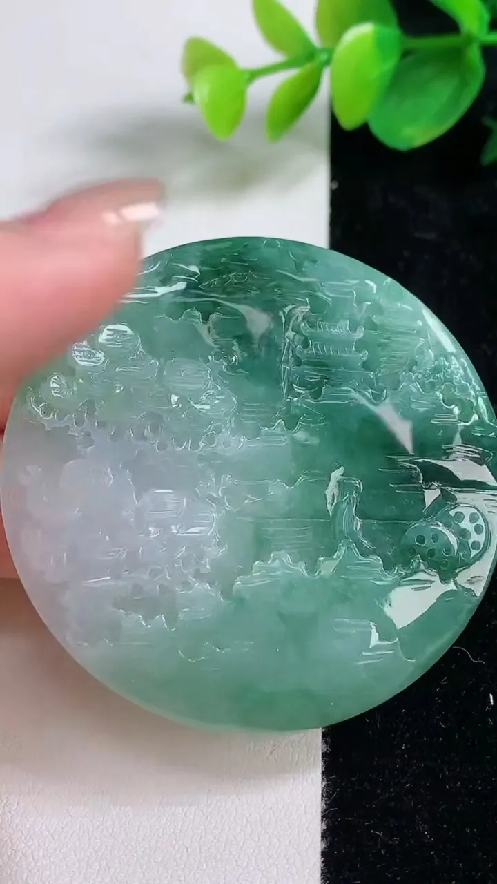天然A货翡翠山水牌吊坠，尺寸52.3-5.3，重量:34.46g
8月11日