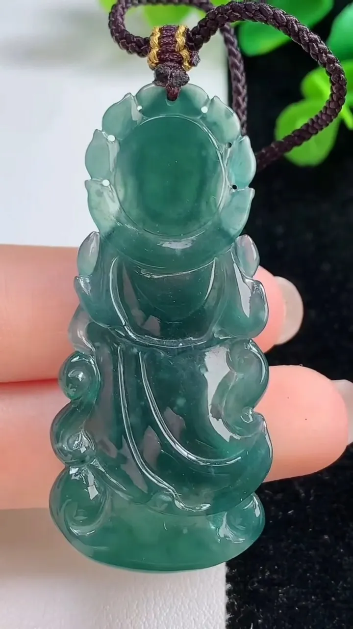 天然A货翡翠蓝水观音菩萨吊坠，尺寸55-25-5，重:11.65g
8月11日