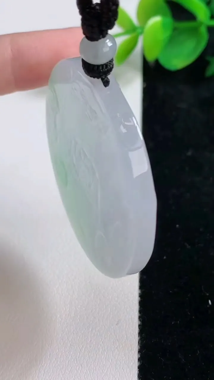 天然A货翡翠文殊菩萨吊坠，尺寸47-4.7，重量:28.77g
8月11日