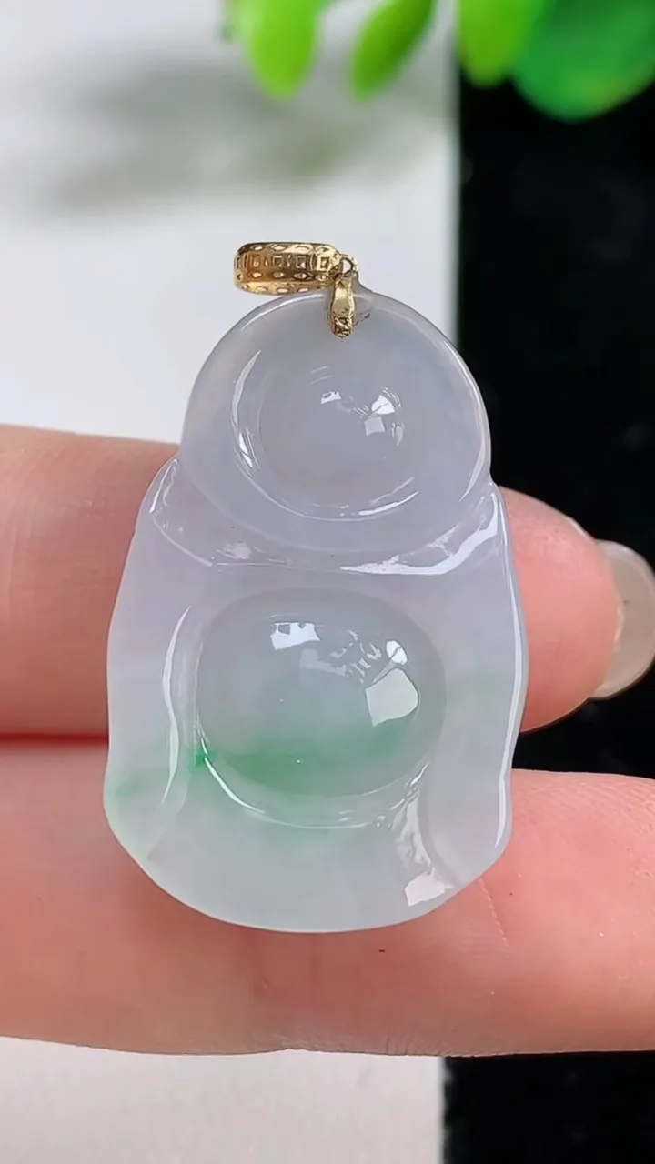 天然A货翡翠站佛 佛公吊坠，尺寸31.5-19-6.7，重量:6.36g
8月11日