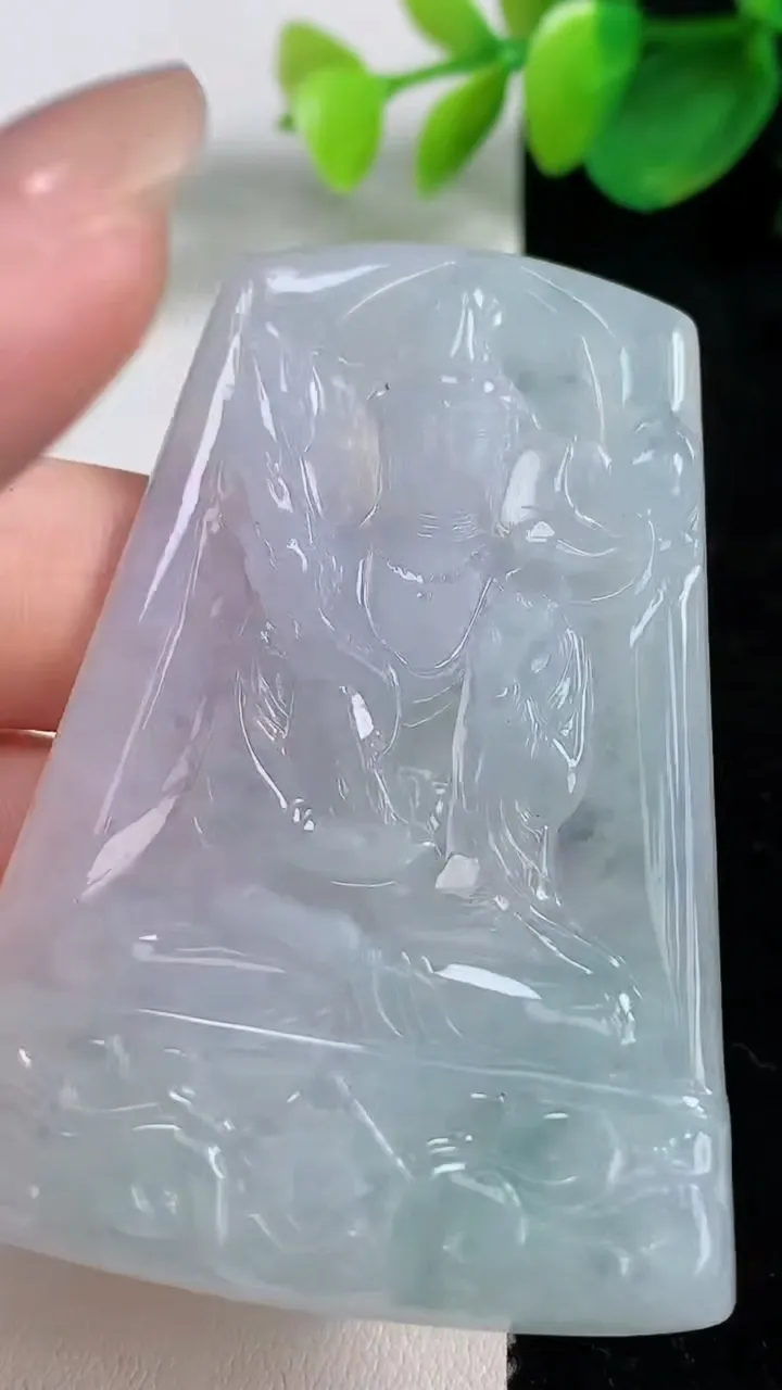 天然A货翡翠虚空藏观音菩萨吊坠，尺寸59.7-42.6-5.4，重量:29.50g
8月11日