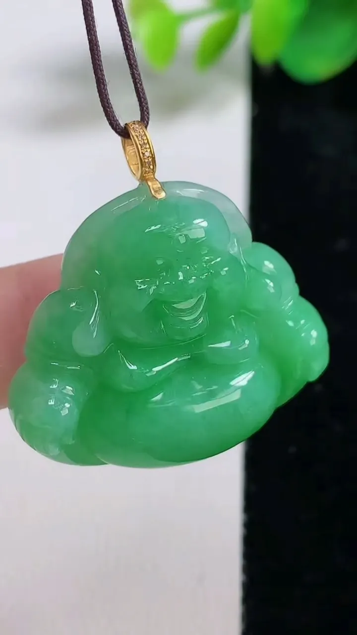 天然A货翡翠佛公吊坠，尺寸28.3-32.3-9.3，重量:12.88g
8月11日