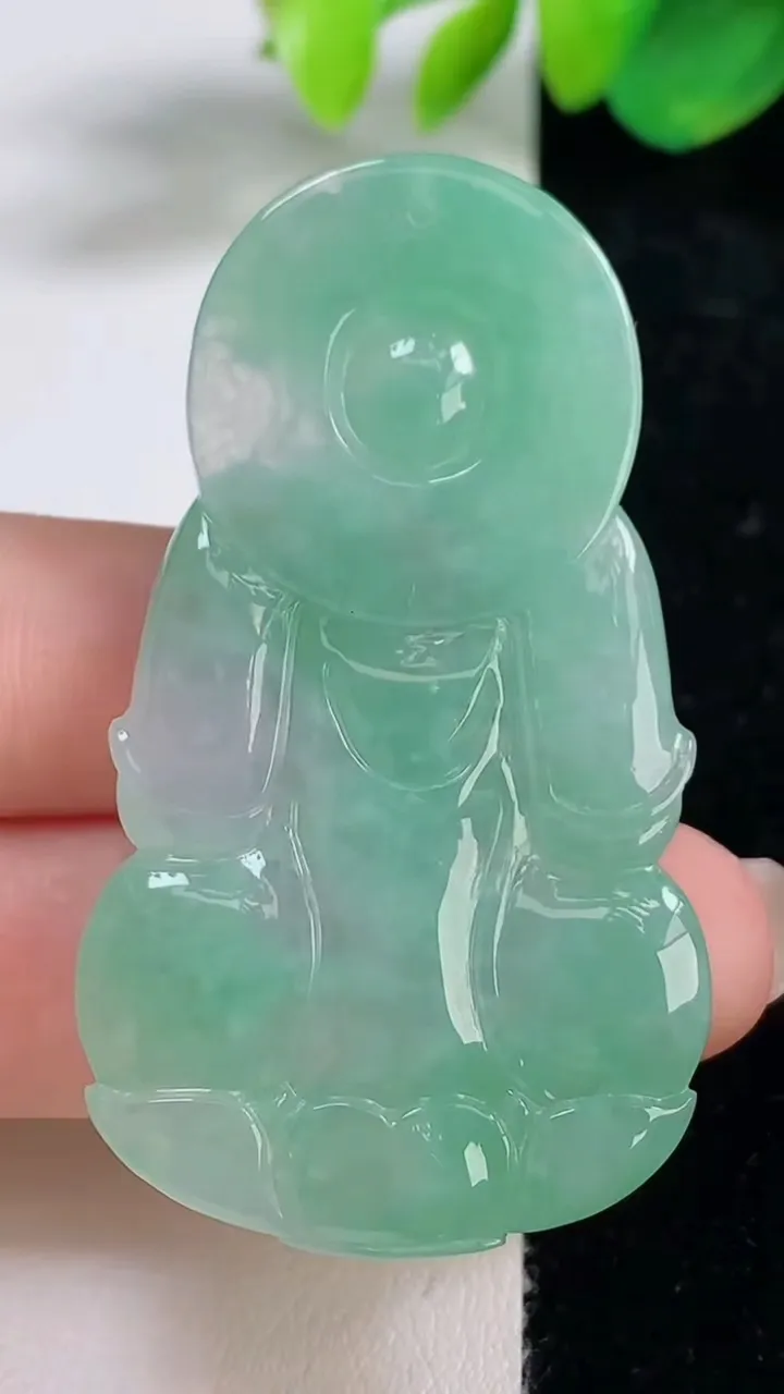 天然A货翡翠观音菩萨吊坠，尺寸54.2-31-5.8，重量:19.00g
8月11日