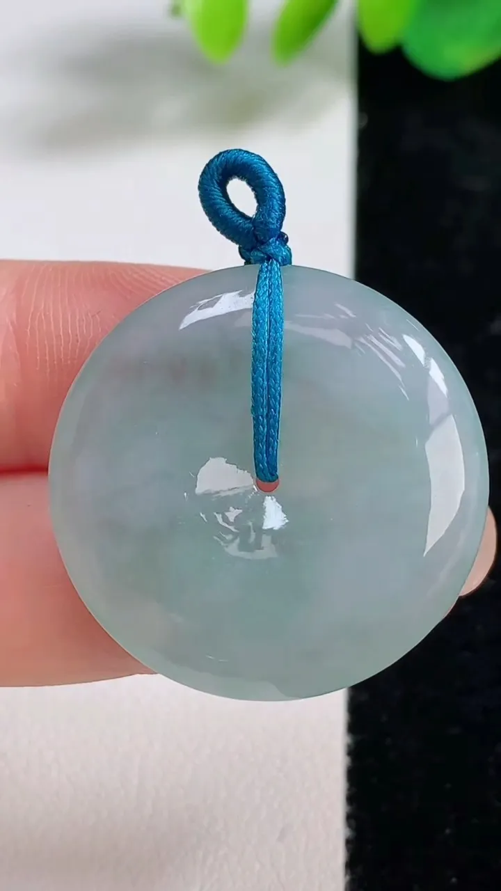 天然A货翡翠飘花平安扣吊坠，尺寸29-5.6，重量:9.93g
8月11日