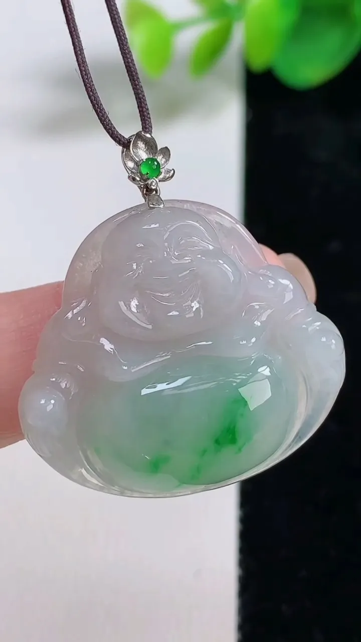 天然A货翡翠佛公吊坠，尺寸27.2-29.2-6，重量:6.99g
8月11日