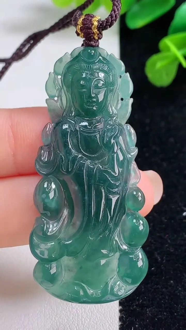 天然A货翡翠蓝水观音菩萨吊坠，尺寸55-25-5，重:11.65g
8月11日