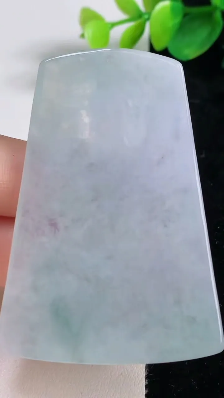 天然A货翡翠虚空藏观音菩萨吊坠，尺寸59.7-42.6-5.4，重量:29.50g
8月11日