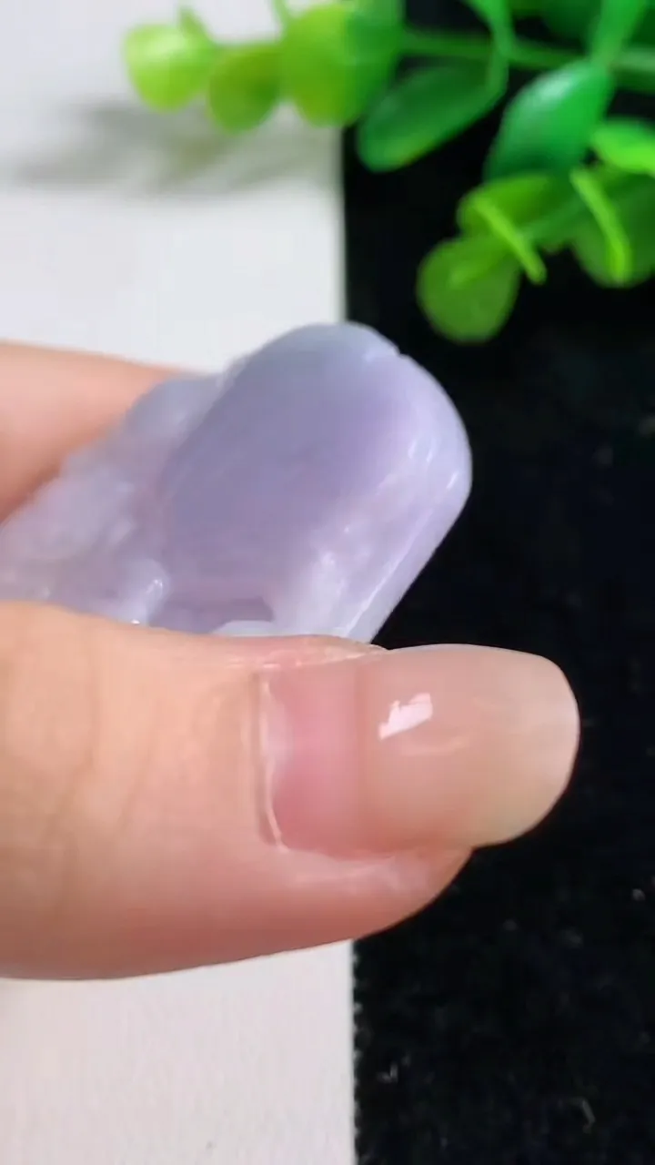 天然A货翡翠紫罗兰鸳鸯戏水吊坠，尺寸54.6-50-6，重:36.16g
8月12日