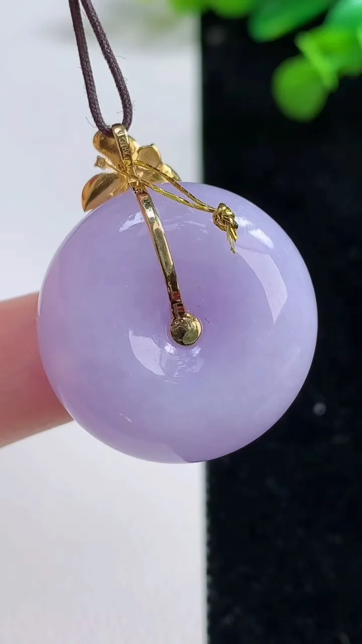 天然A货翡翠18k金紫罗兰平安扣吊坠，尺寸25-12.4，重量:17.00g
8月12日