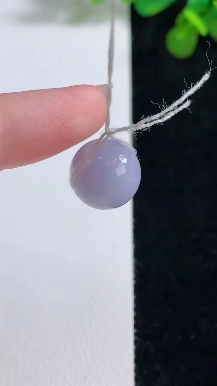 天然A货翡翠紫罗兰圆珠吊坠，尺寸12.5，重量:3.85g
8月12日