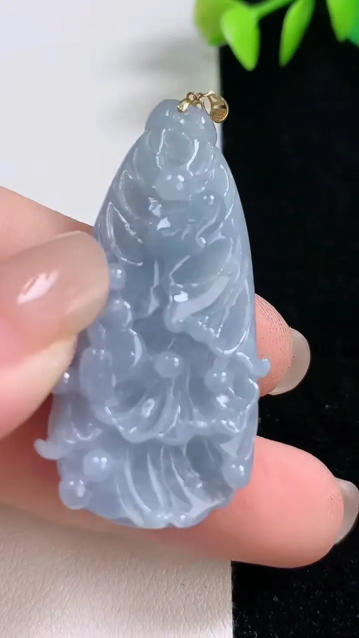天然A货翡翠k金紫罗兰白菜吊坠，尺寸44-23.2-9.5，重:13.70g
8月12日