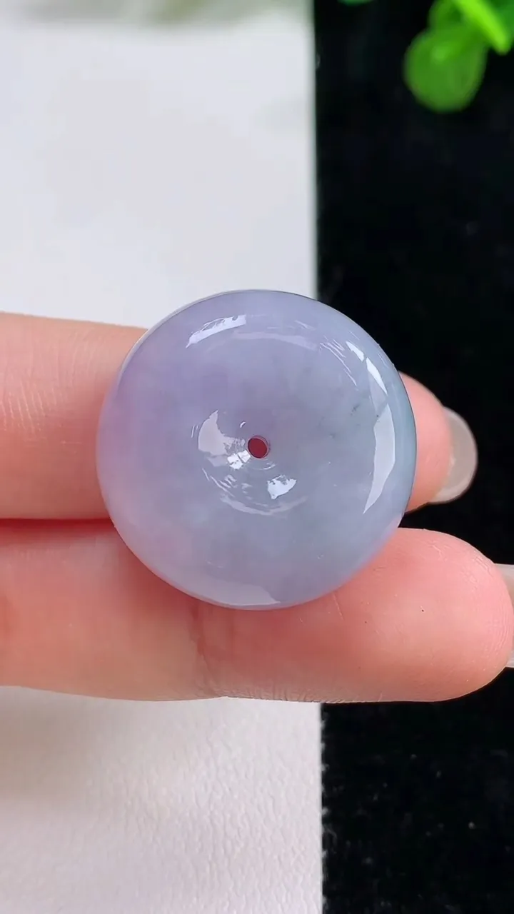 天然A货翡翠紫罗兰平安扣吊坠，尺寸23.8-11.7，重量:15.19g
8月12日