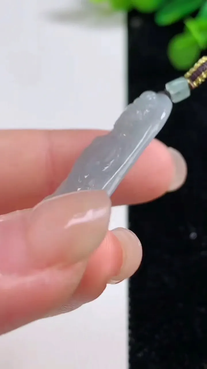 天然A货翡翠文殊菩萨吊坠，尺寸41.8-20-4.2，重量:6.77g
8月12日