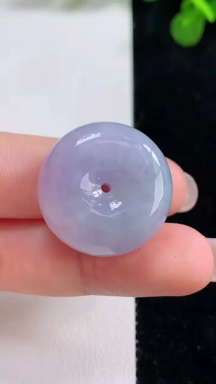天然A货翡翠紫罗兰平安扣吊坠，尺寸23.8-11.7，重量:15.19g
8月12日