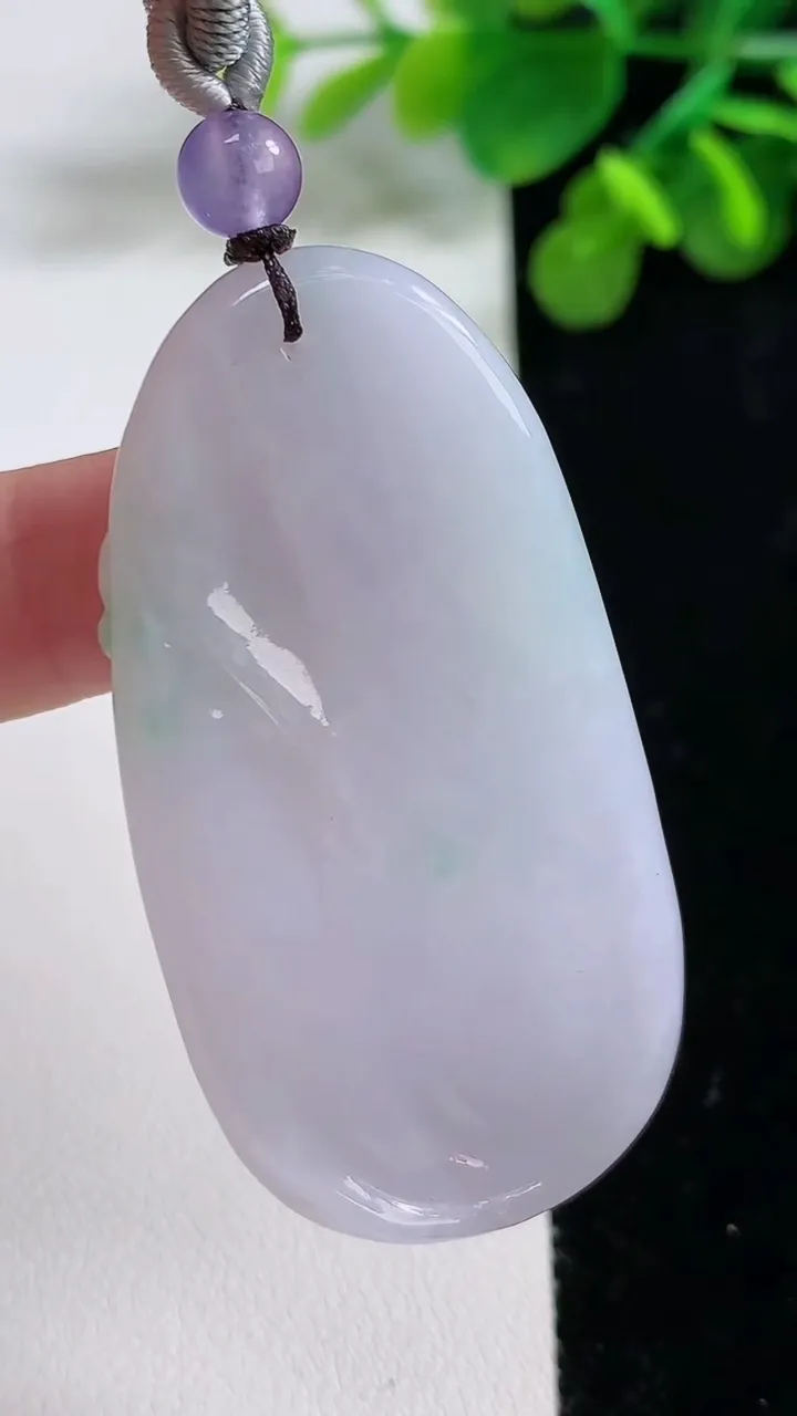 天然A货翡翠春带彩 紫罗兰无相观音吊坠，尺寸55.6-28.4-9.5，重:27.07g
8月13日
