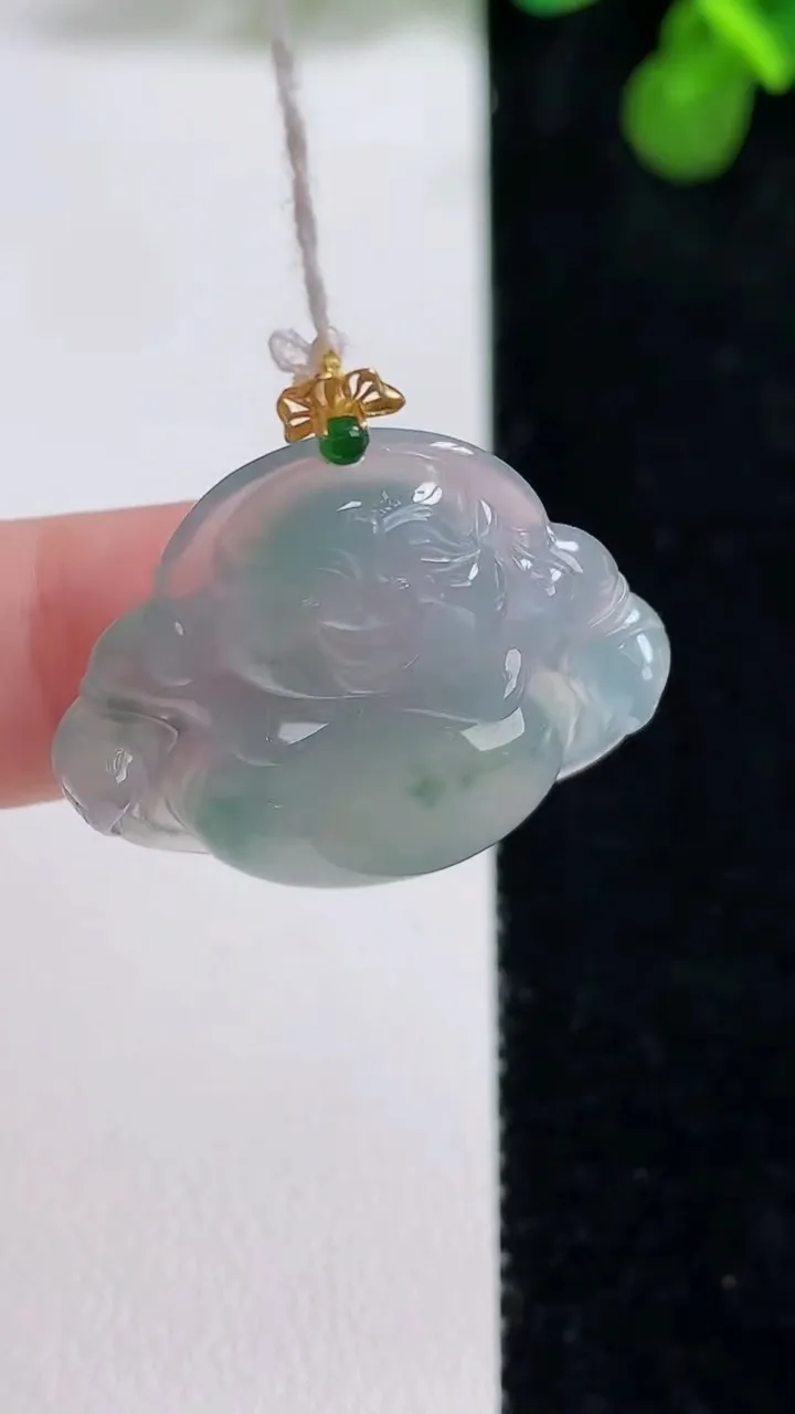 天然A货翡翠种飘花佛公吊坠，尺寸24-28.5-6，重量:6.08g
8月13日