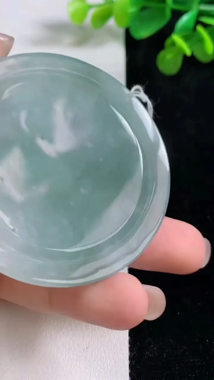 天然A货翡翠文殊菩萨吊坠，尺寸56-5.8，重量:41.00g
8月13日