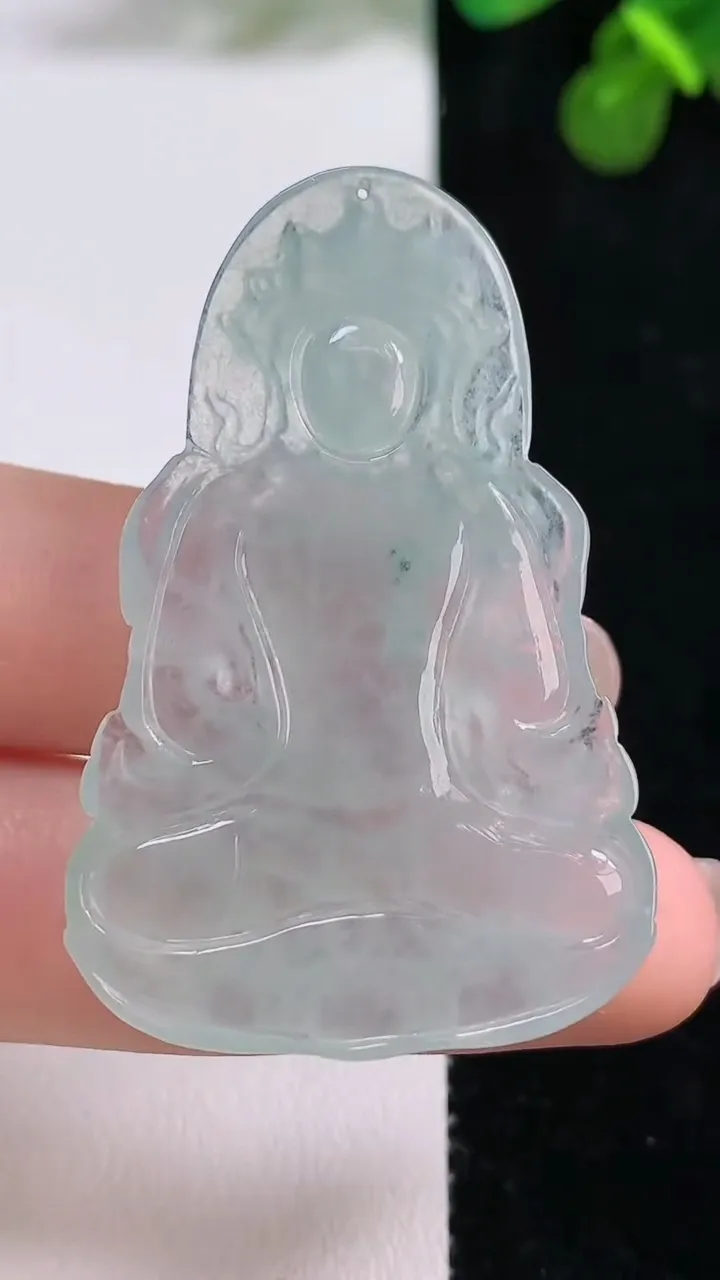 天然A货翡翠度母吊坠，尺寸47.3-29.5-5，重量:12.14g
8月13日