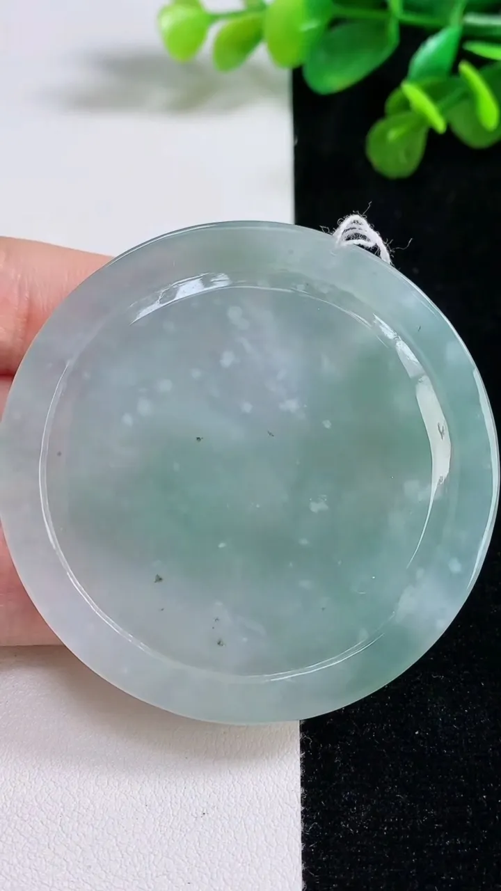天然A货翡翠文殊菩萨吊坠，尺寸56-5.8，重量:41.00g
8月13日