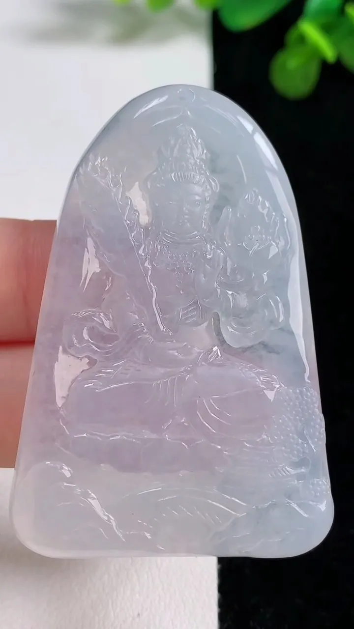 天然A货翡翠山水虚空藏观音菩萨吊坠，尺寸56-38-5，重量:24.22g
8月13日