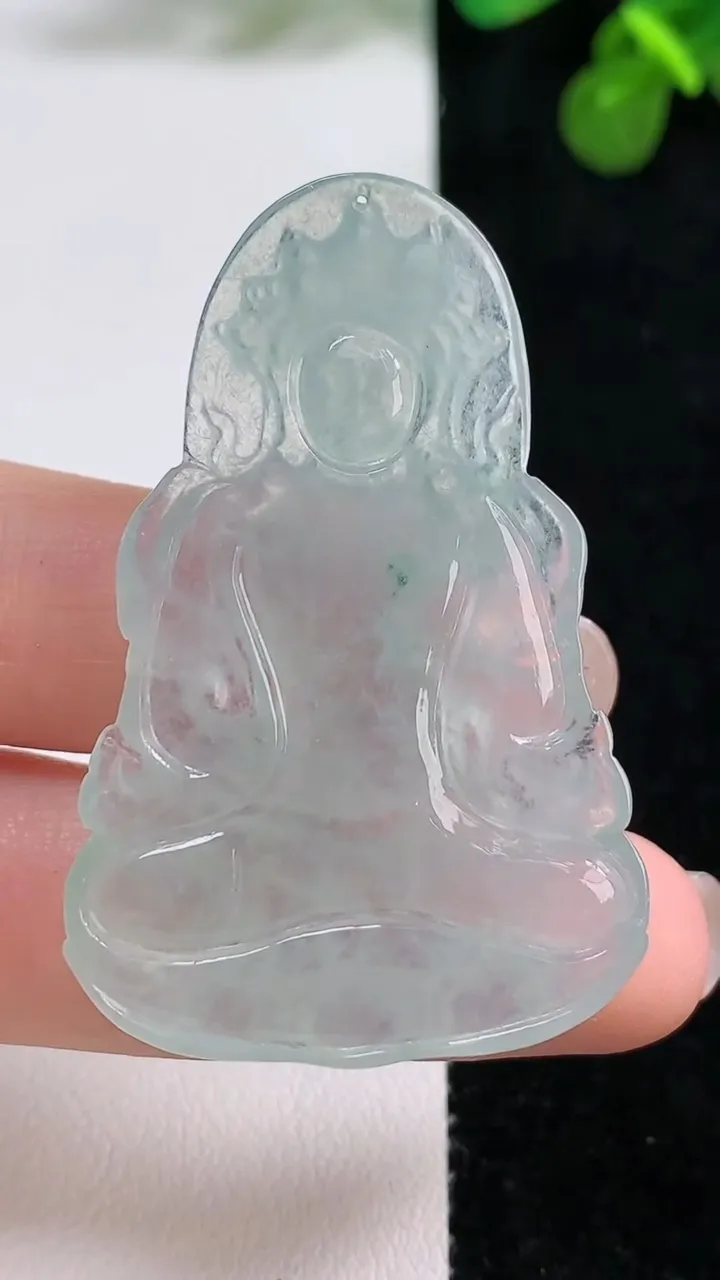 天然A货翡翠度母吊坠，尺寸47.3-29.5-5，重量:12.14g
8月13日