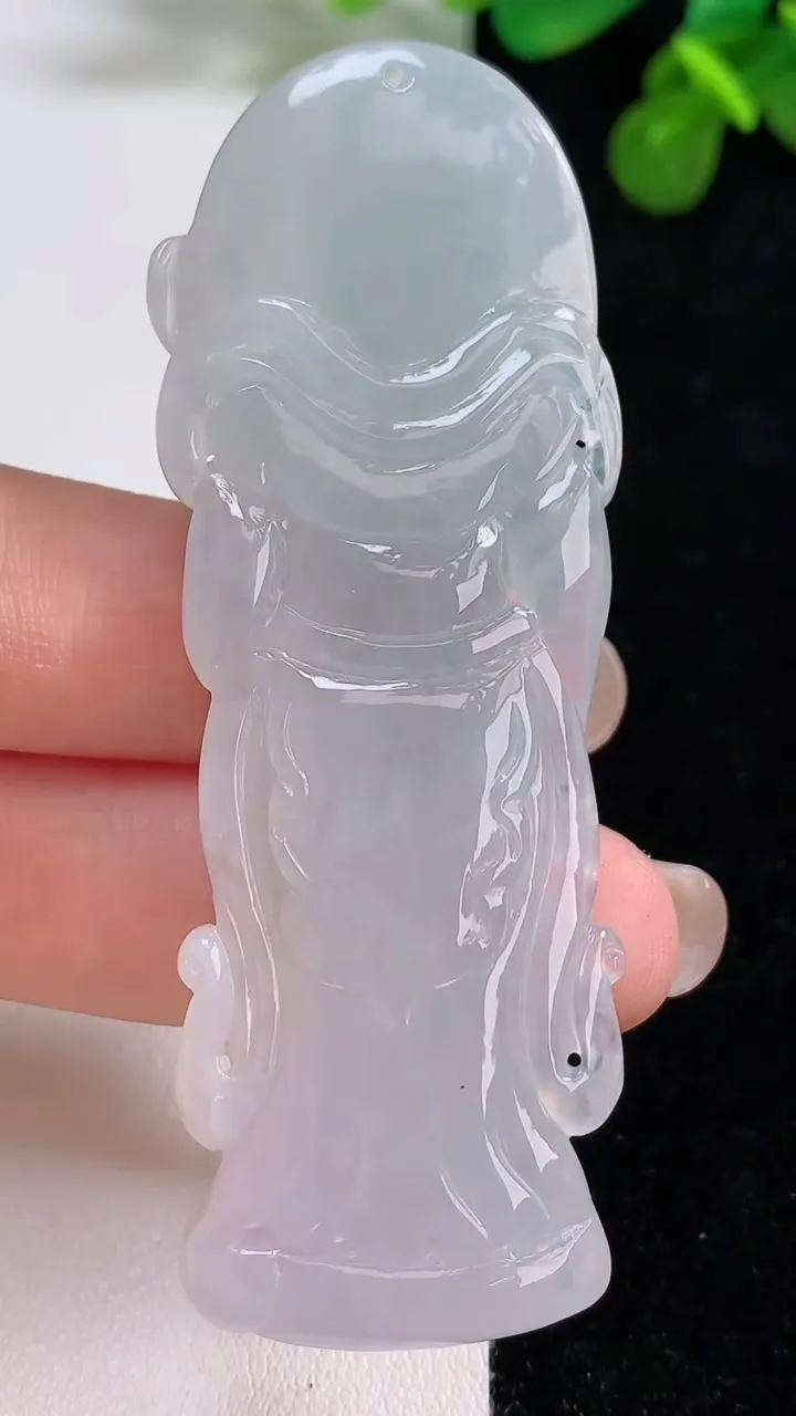 天然A货翡翠大势至观音菩萨吊坠，尺寸71.4-25.8-7.3，重量:25.00g
8月13日